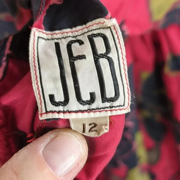 Vintage Silk 2 Piece Skirt & Blouse - Picture 9 of 17